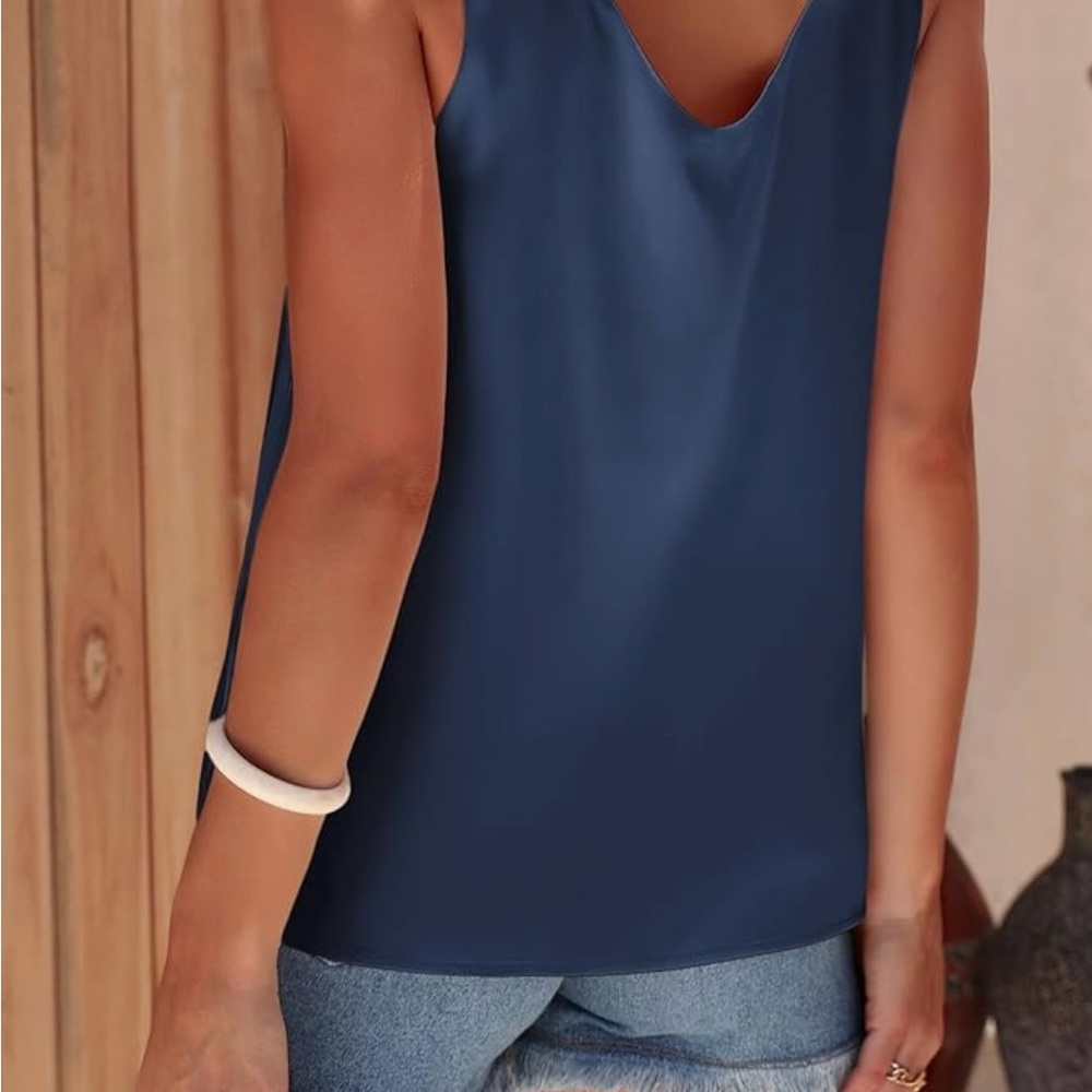 Navy Blue Tank Top with V-Neckline and Relaxed Fit